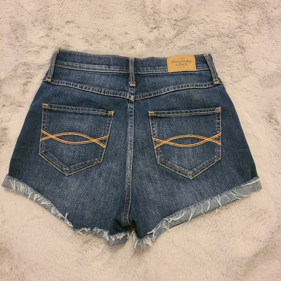 A&F Ultra High Rise Shorts - Picture 2 of 3